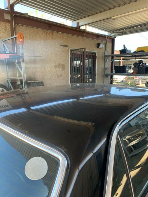Mercedes-Benz 200-Series 1975 image number 29