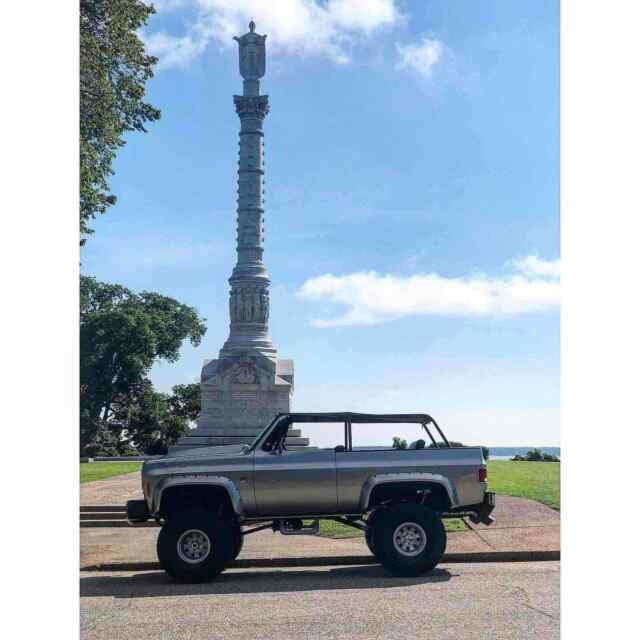 GMC Jimmy 1973 image number 15