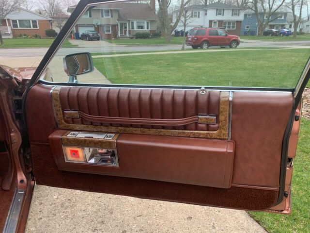Cadillac DeVille 1979 image number 14