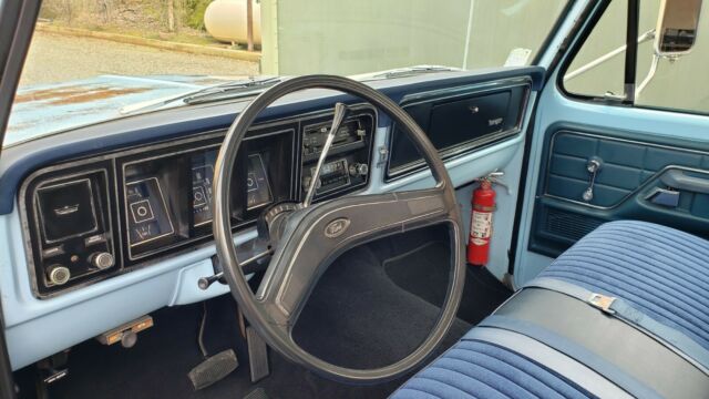Ford F-250 1974 image number 14