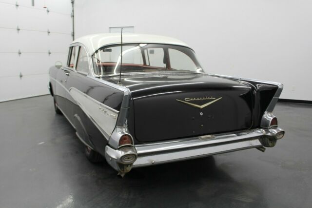 Chevrolet Bel Air/150/210 1957 image number 2