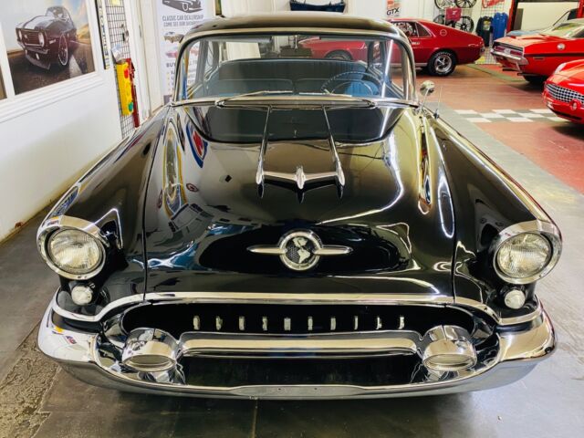Oldsmobile Eighty-Eight 1955 image number 6