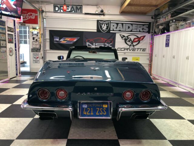 Chevrolet Corvette 1972 image number 10