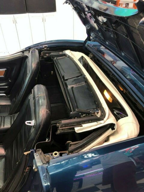 Chevrolet Corvette 1972 image number 2