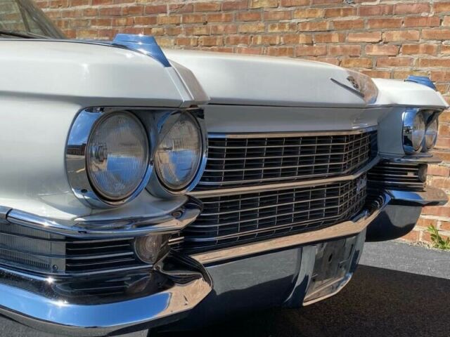 Cadillac DeVille 1963 image number 38