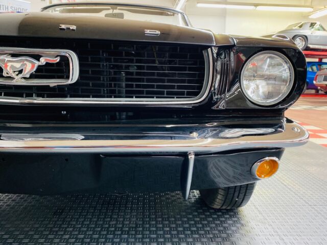 Ford Mustang 1965 image number 38