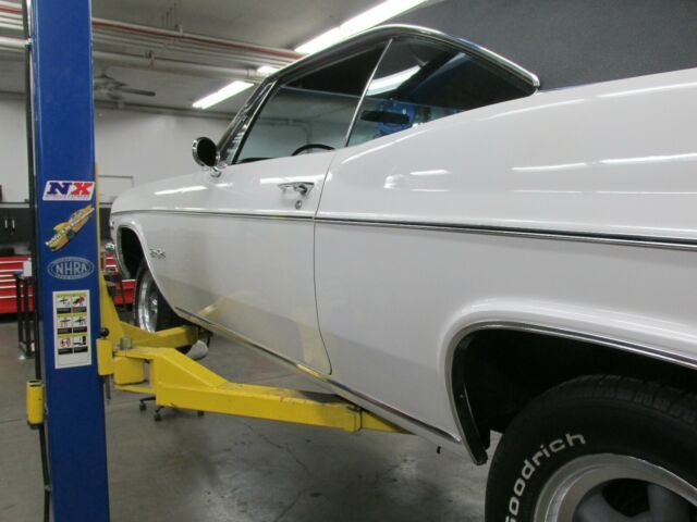 Chevrolet Impala 1966 image number 33