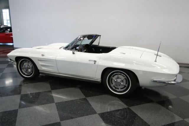Chevrolet Corvette 1963 image number 32