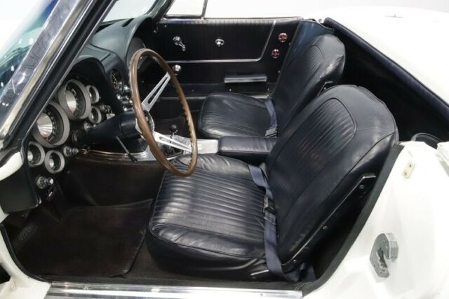Chevrolet Corvette 1963 image number 4