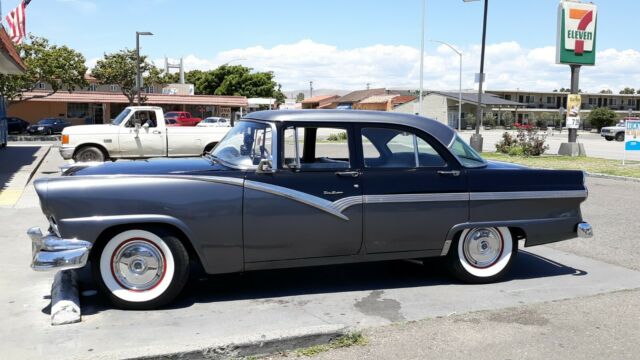 Ford Fairlane 1956 image number 1