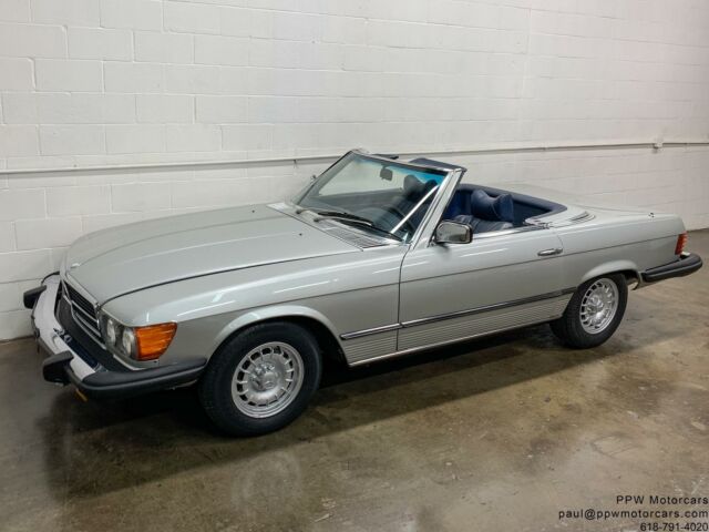 Mercedes-Benz SL-Class 1976 image number 16