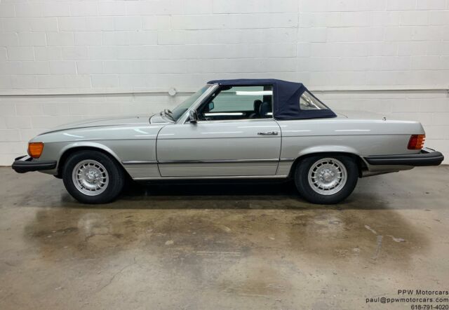 Mercedes-Benz SL-Class 1976 image number 6