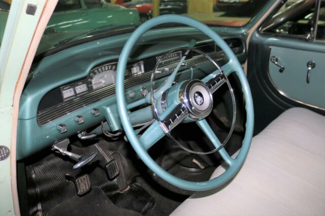 Plymouth Cranbrook 1953 image number 4