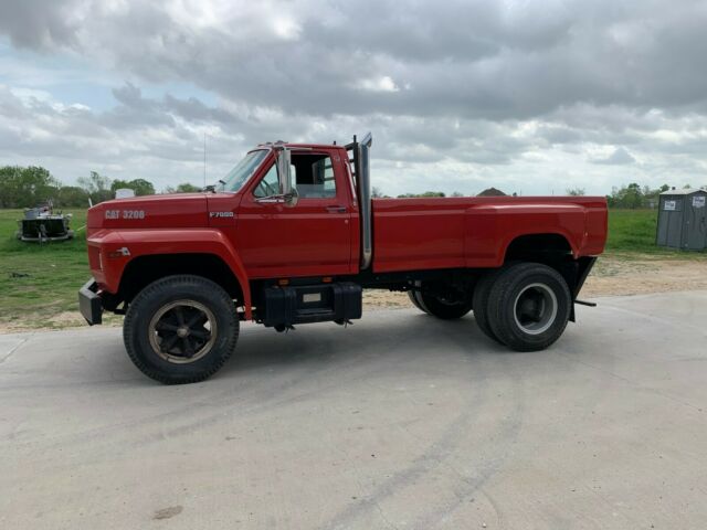 Ford F7000 1900 image number 17