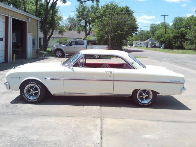Ford Falcon 1963 image number 0