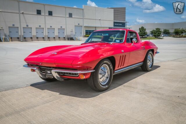 Chevrolet Corvette 1965 image number 22