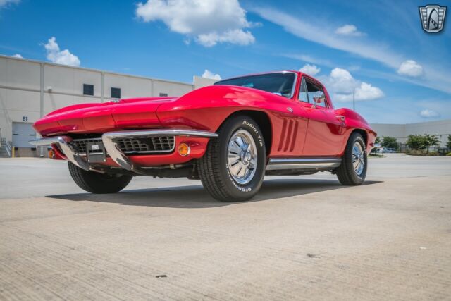 Chevrolet Corvette 1965 image number 23