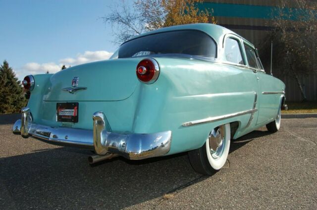 Ford Customline 1953 image number 16