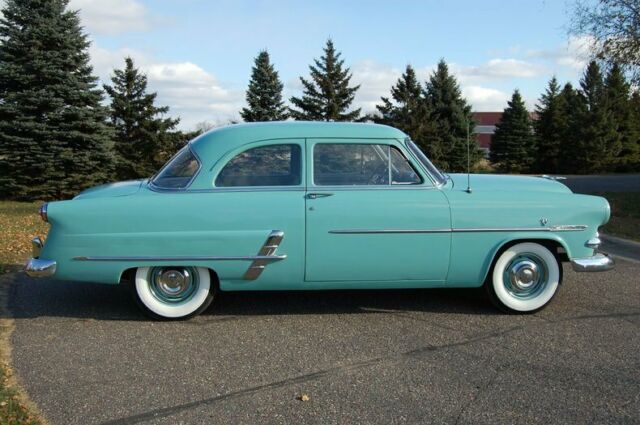 Ford Customline 1953 image number 3