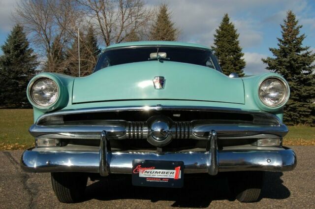 Ford Customline 1953 image number 36