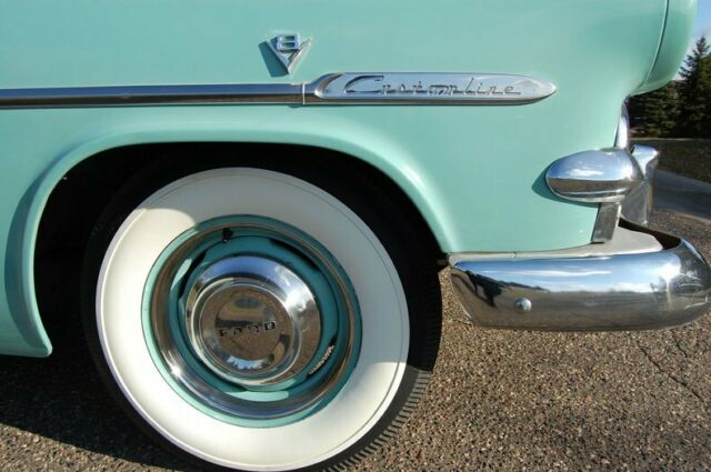 Ford Customline 1953 image number 39