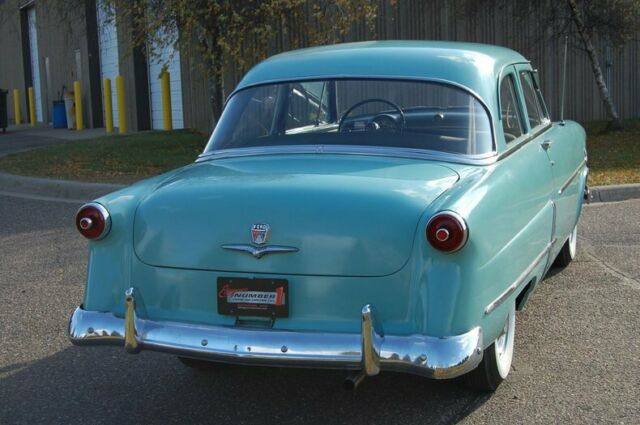 Ford Customline 1953 image number 9