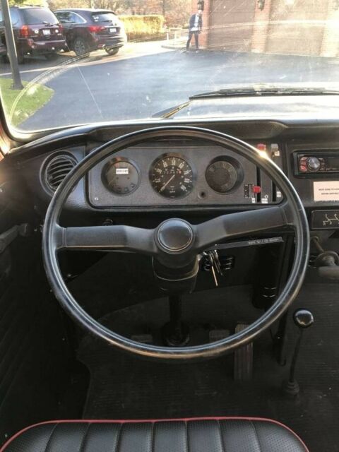 Volkswagen Bus/Vanagon 1977 image number 38