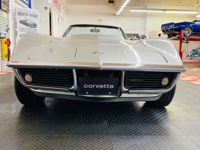 Chevrolet Corvette 1968 image number 11