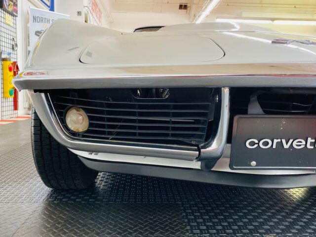 Chevrolet Corvette 1968 image number 12