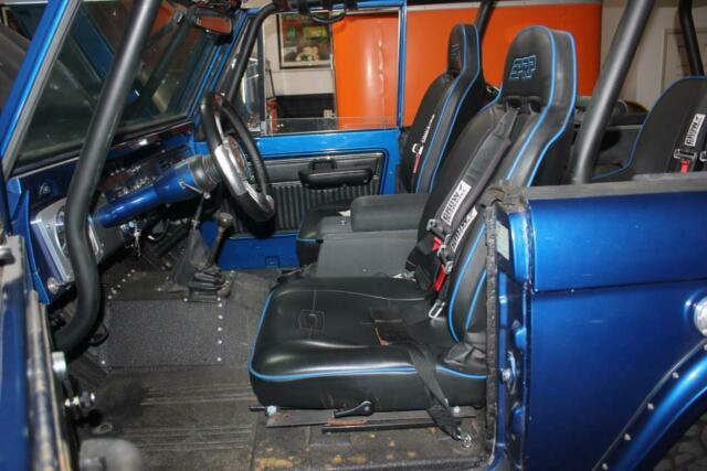 Ford Bronco 1975 image number 8