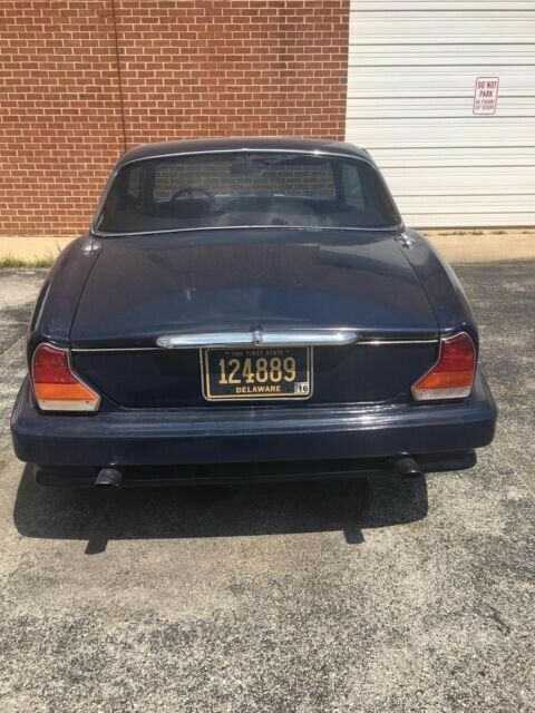 Jaguar XJ12 1972 image number 12