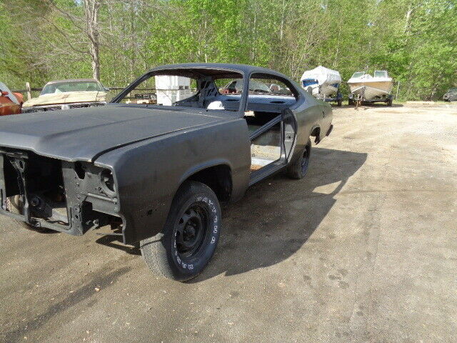 Plymouth Duster 1974 image number 2