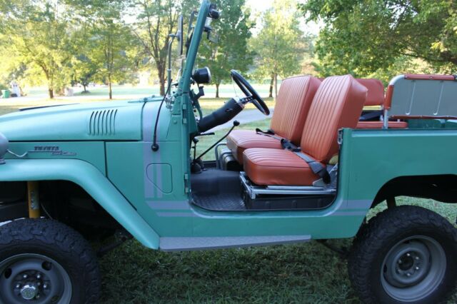 Toyota Land Cruiser 1965 image number 44