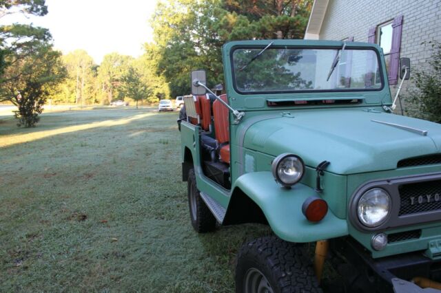 Toyota Land Cruiser 1965 image number 5