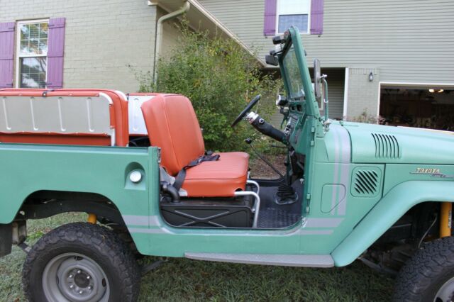 Toyota Land Cruiser 1965 image number 6