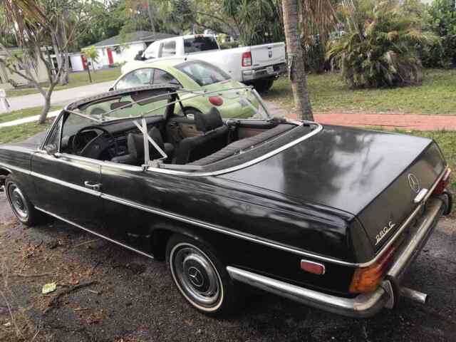 Mercedes-Benz 280C 1973 image number 9