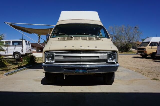 Dodge B200 Van 1978 image number 4