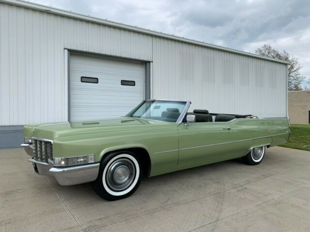 Cadillac DeVille 1969 image number 0