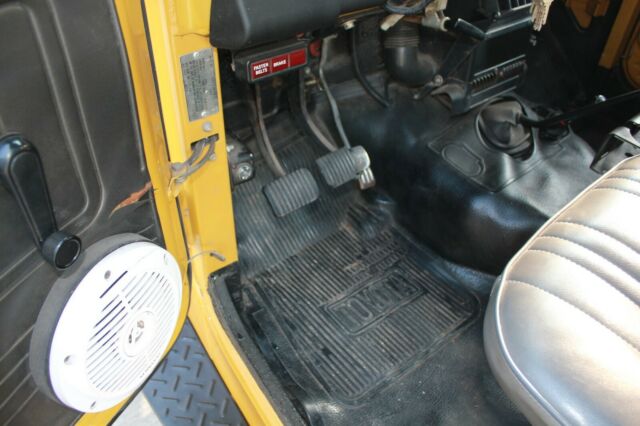 Toyota Land Cruiser 1977 image number 15