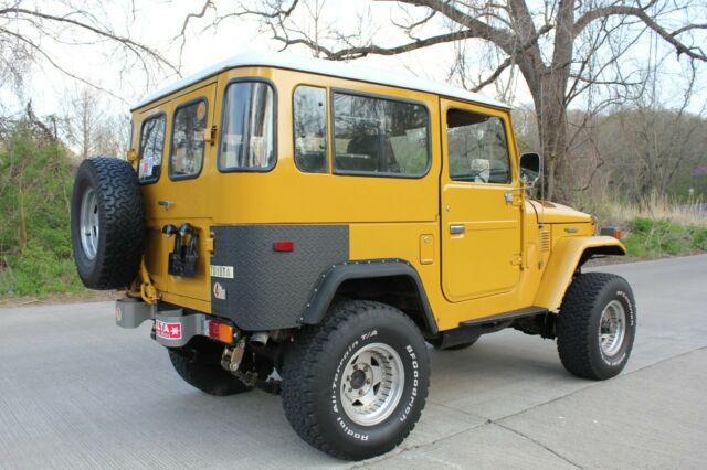 Toyota Land Cruiser 1977 image number 4
