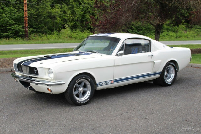 Ford Mustang 1965 image number 14