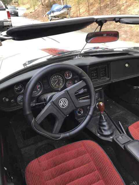 MG MGB 1979 image number 20
