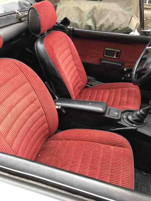 MG MGB 1979 image number 22