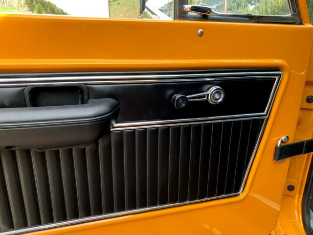 Ford Mustang 1976 image number 11