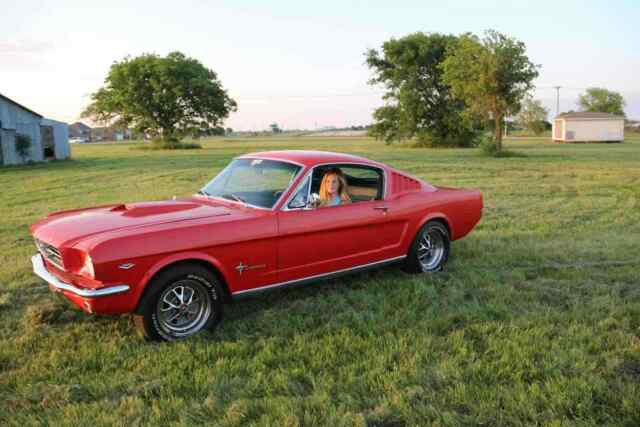 Ford Mustang 1965 image number 2