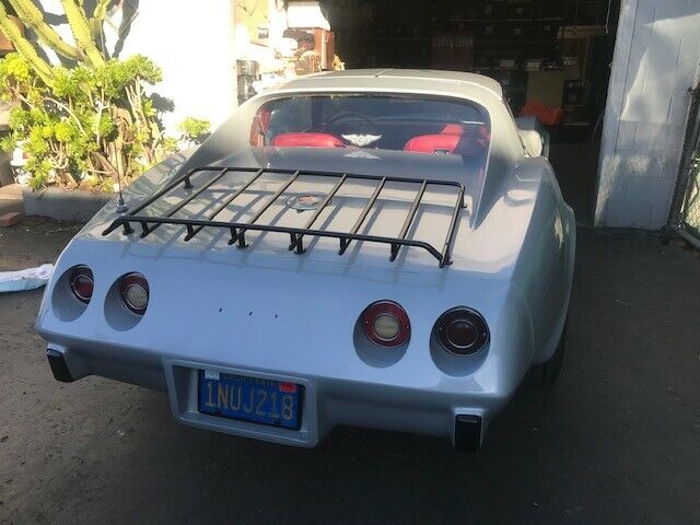 Chevrolet Corvette 1976 image number 2