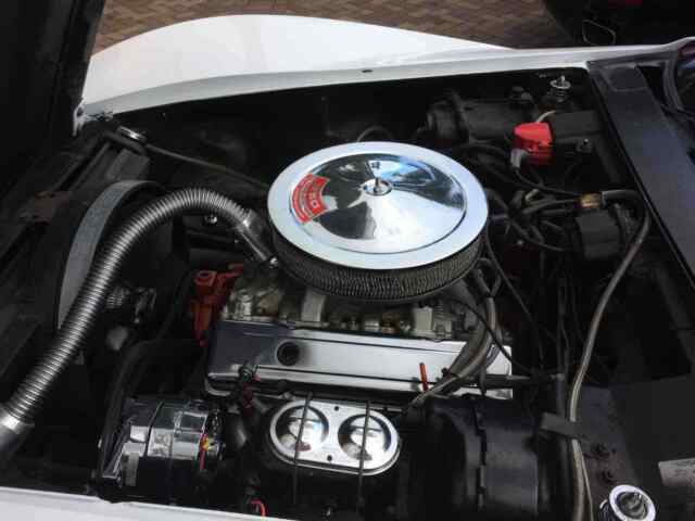 Chevrolet Corvette 1973 image number 11