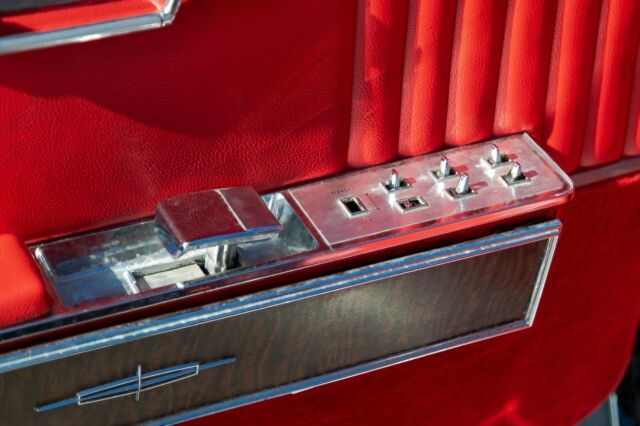 Lincoln Continental 1967 image number 18