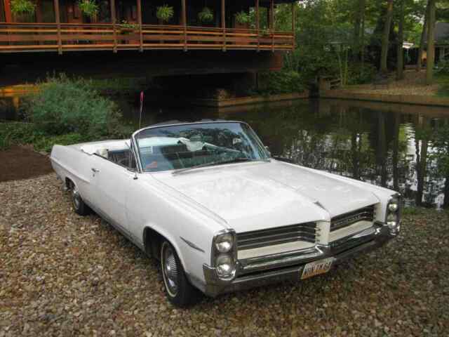 Pontiac Bonneville 1964 image number 3
