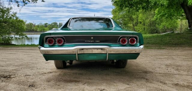 Dodge Charger 1968 image number 13